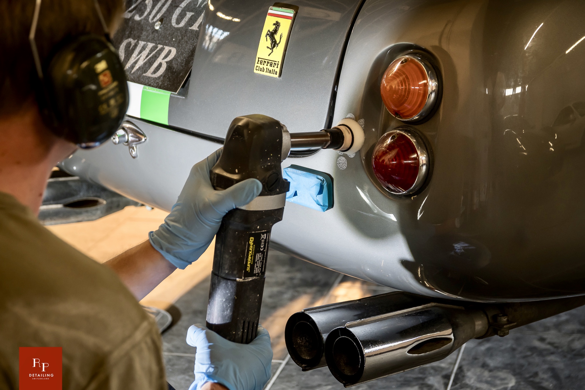 Polissage Ferrari 250 GT SWB