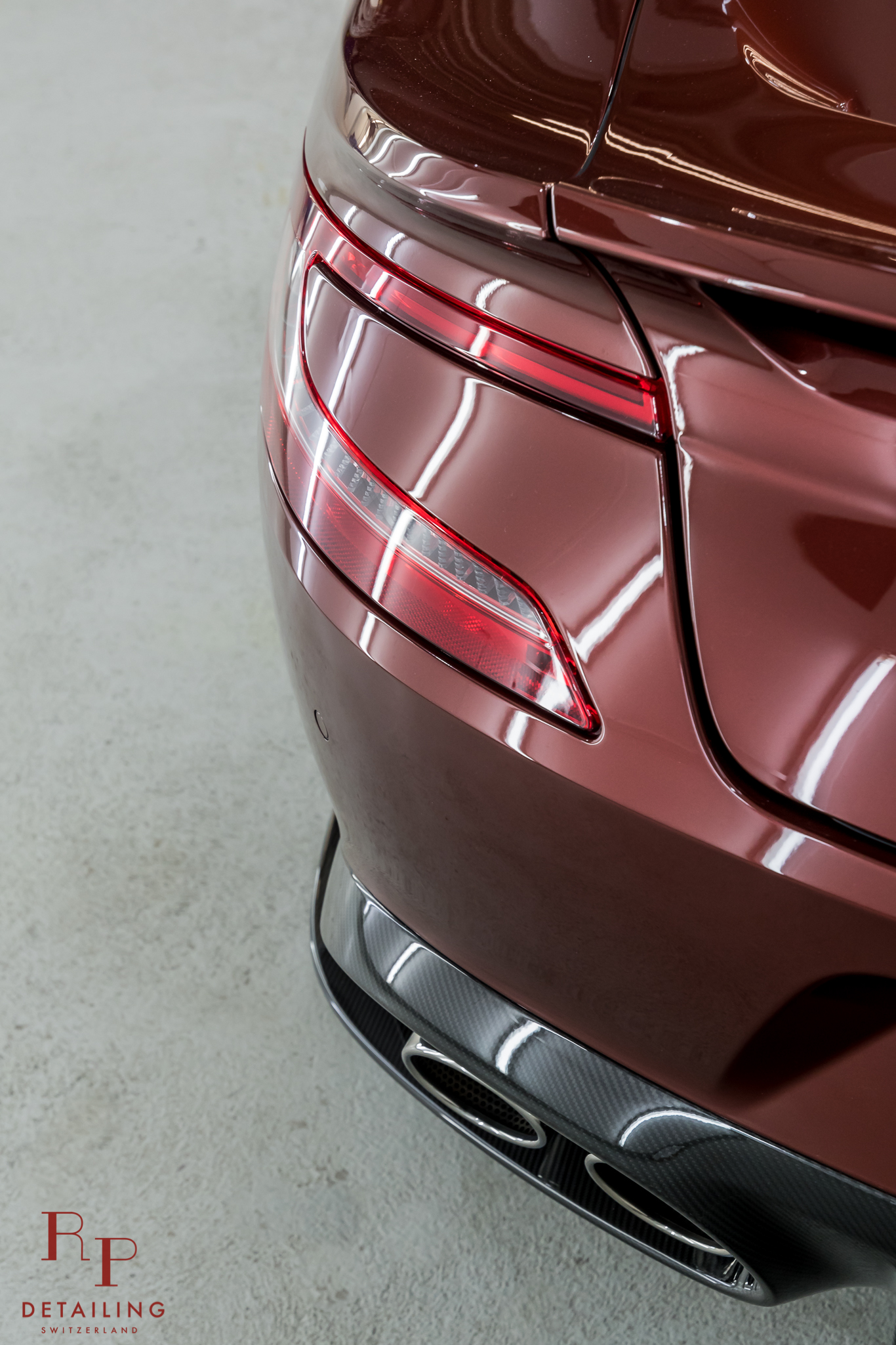 Aston%20Martin%20Vanquish%20S%20RP%2014.