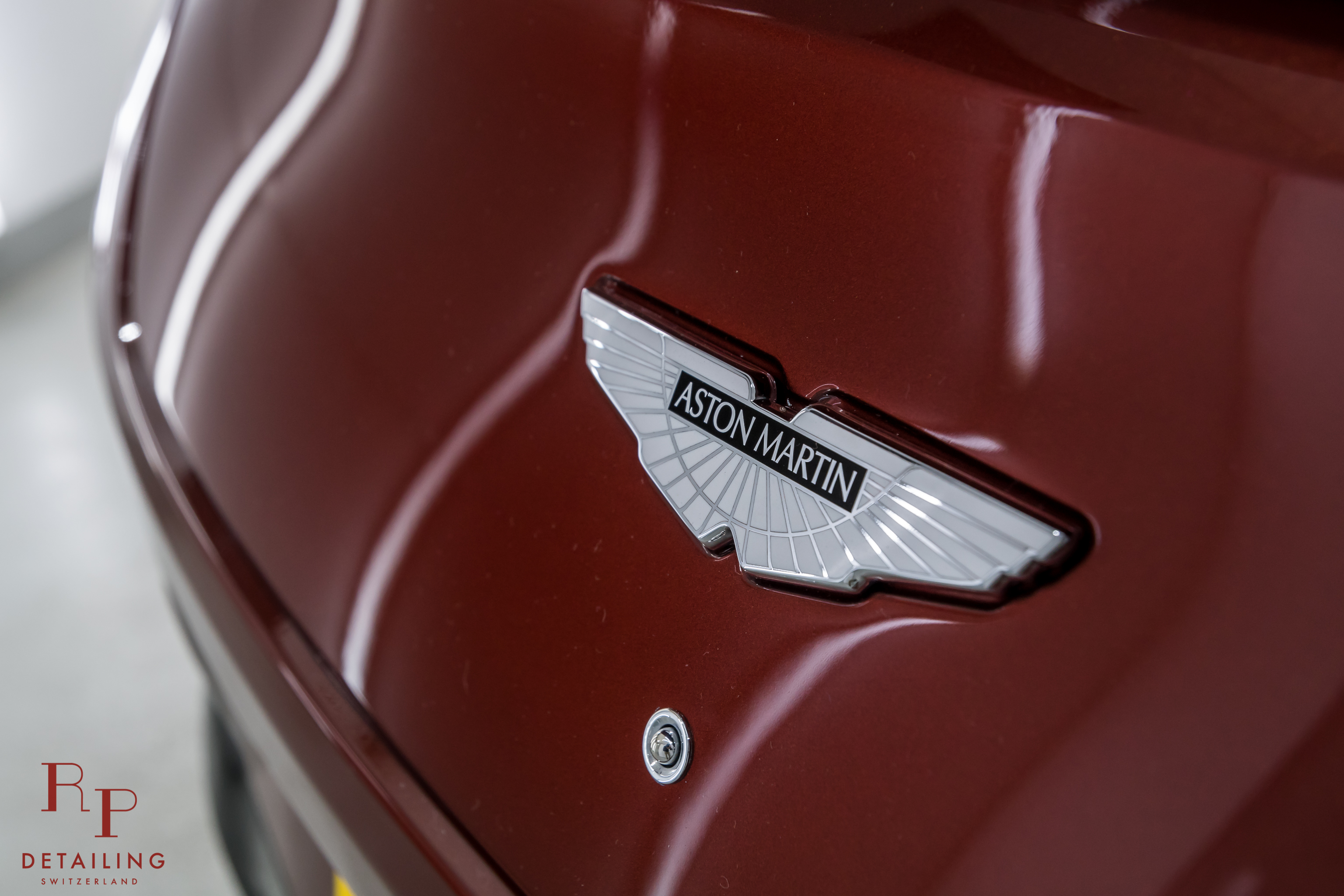 Aston%20Martin%20Vanquish%20S%20RP%2015.