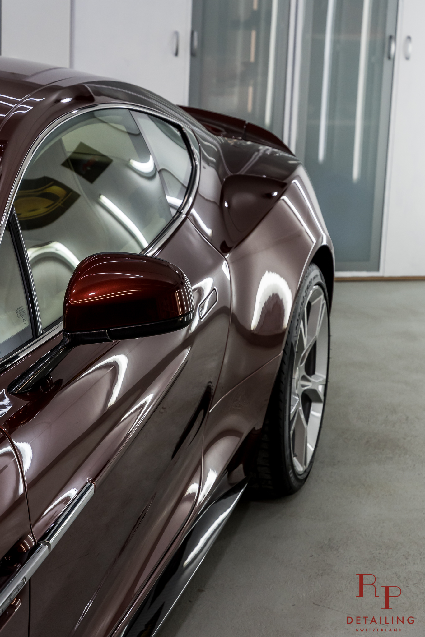 Aston%20Martin%20Vanquish%20S%20RP%209.j